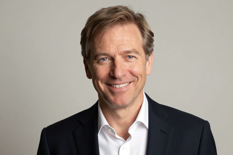 Retrato de Jorge, ingeniero jubilado de 63 años